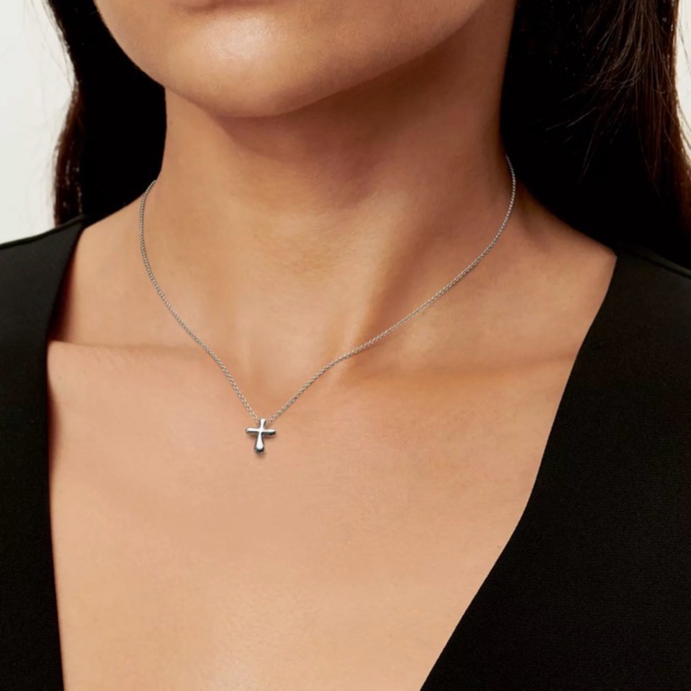 Tiffany and co Elsa peretti cross silver necklace new with box